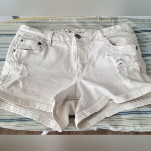 White jean distressed shorts